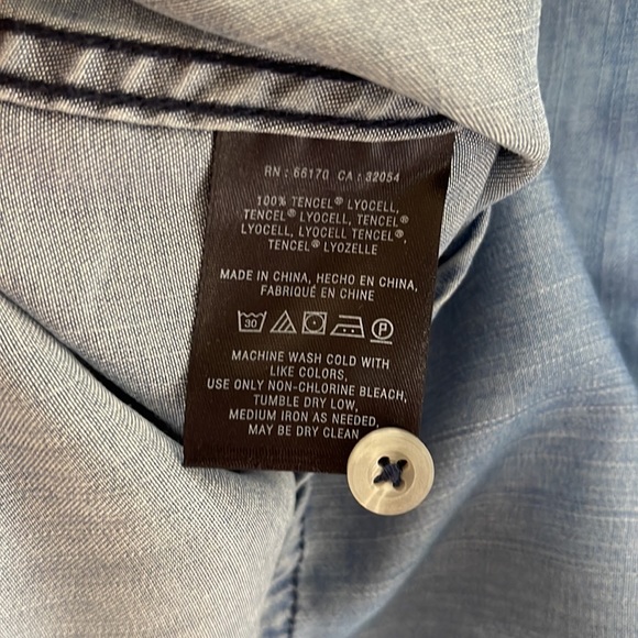 HOLDING HORSES ANTHRO Embroidered Button Down Blue Chambray Shirt Sz Medium - Picture 9 of 9